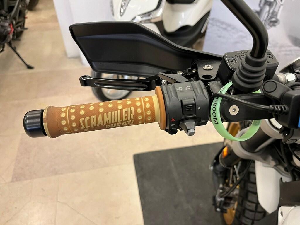 SCRAMBLER 800