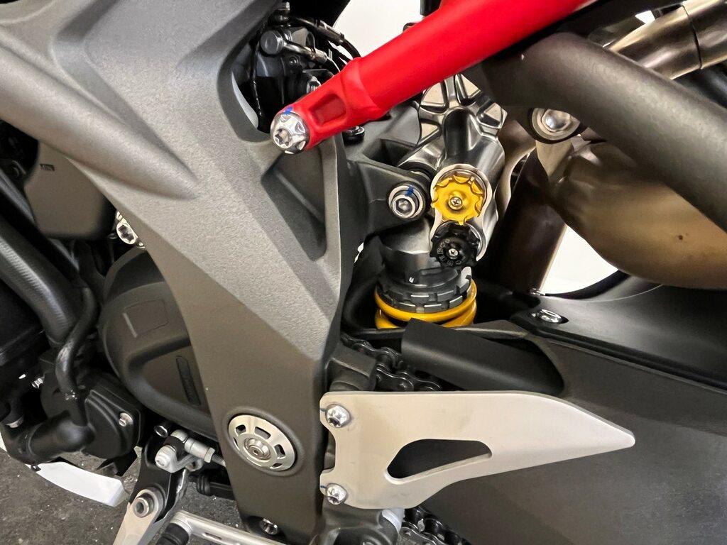 SPEED TRIPLE R 1050