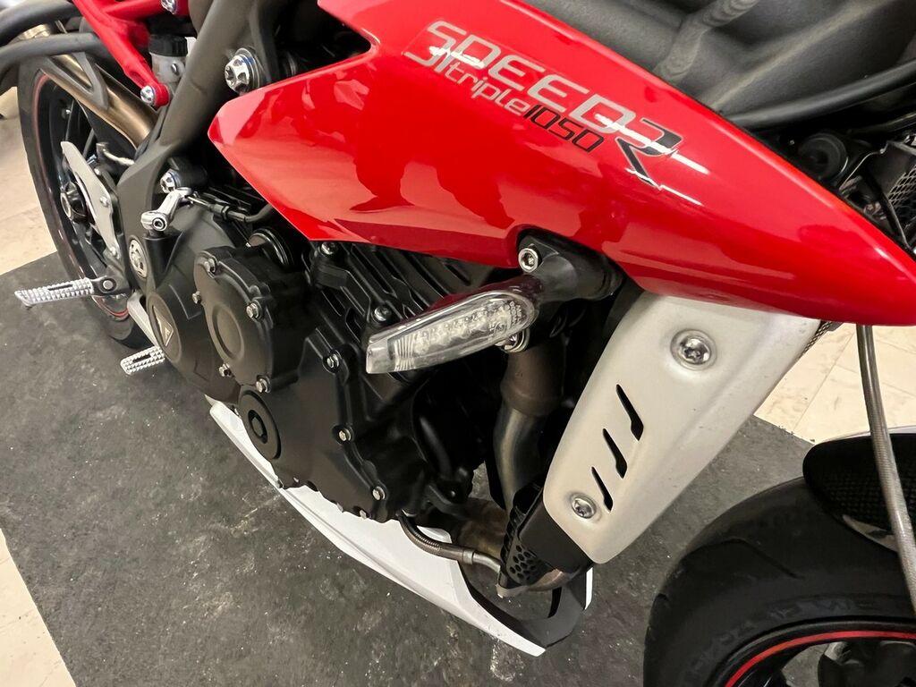 SPEED TRIPLE R 1050