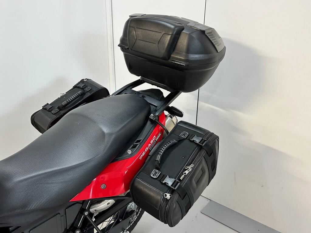 PEGASO 650