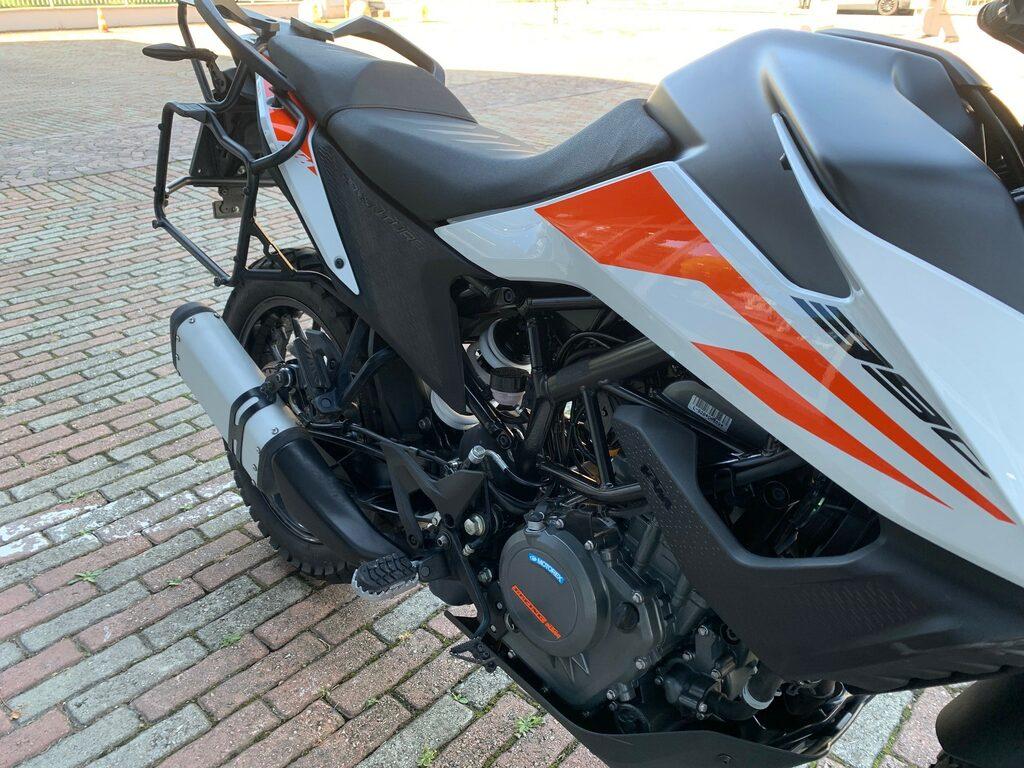 390 ADVENTURE