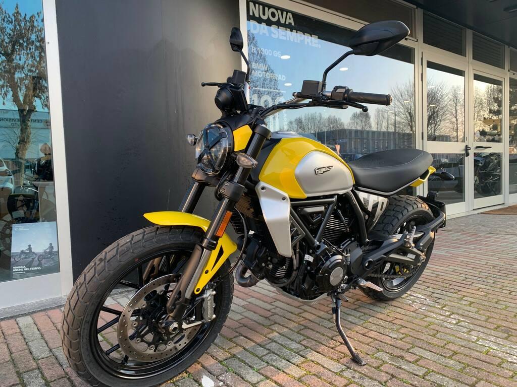 SCRAMBLER 800