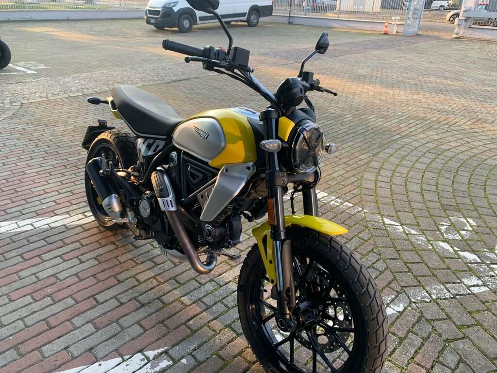 SCRAMBLER 800