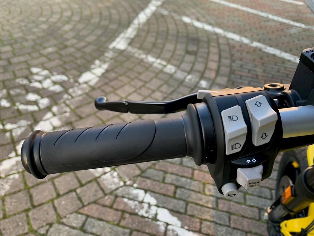 SCRAMBLER 800