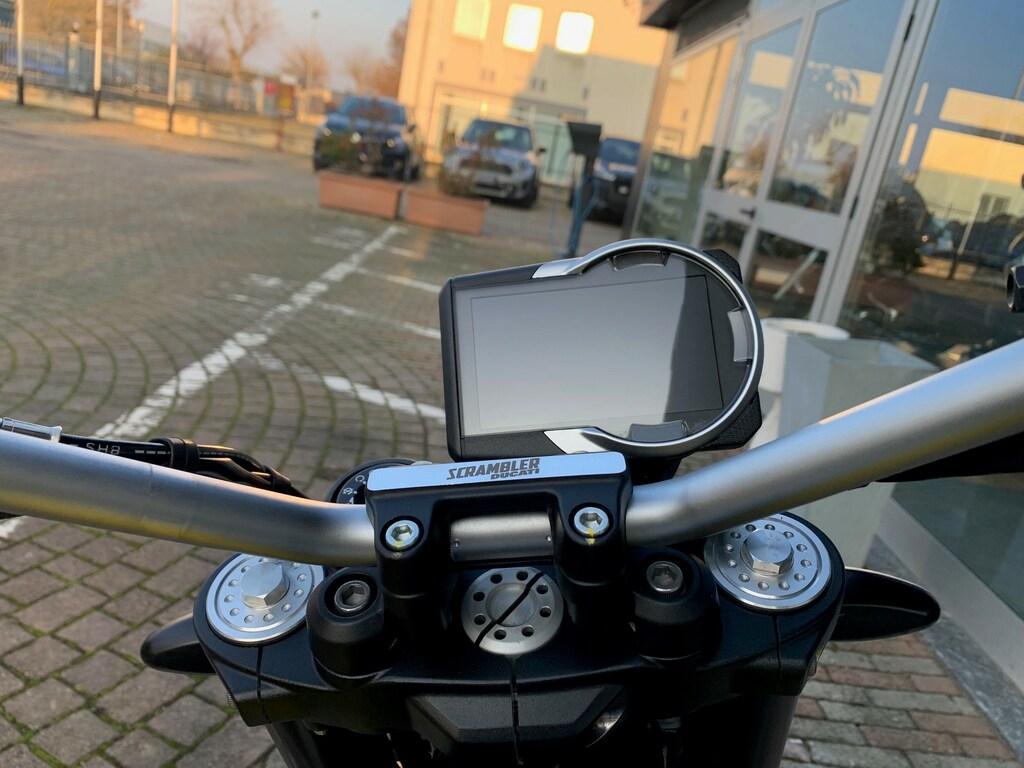 SCRAMBLER 800