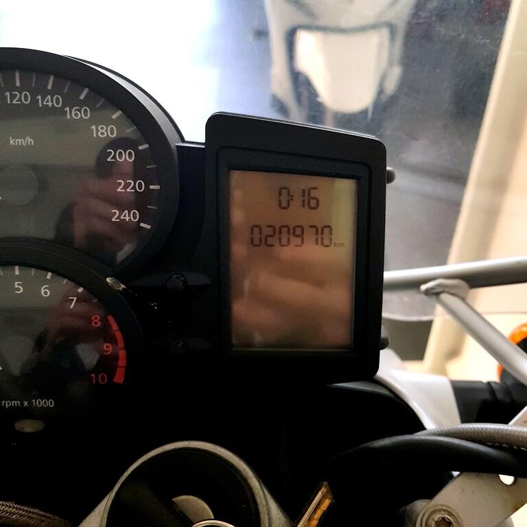 R 1200 R