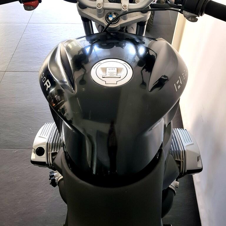 R 1200 R