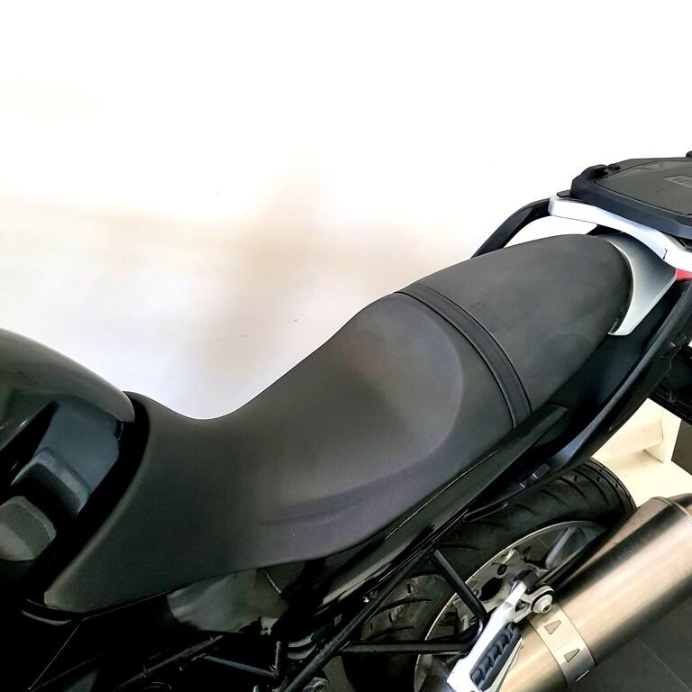 R 1200 R