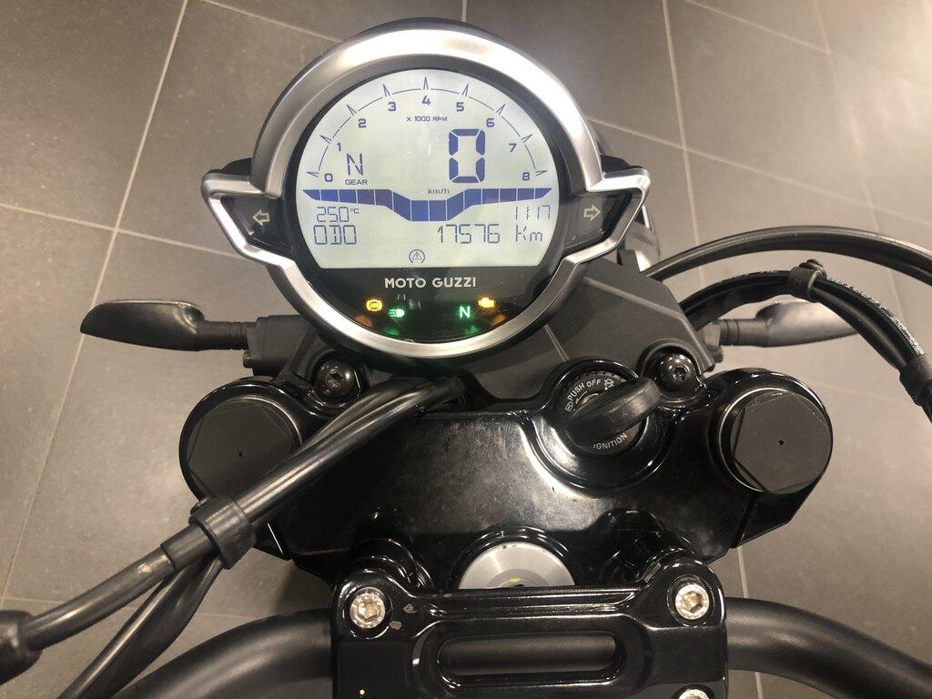 V7 850