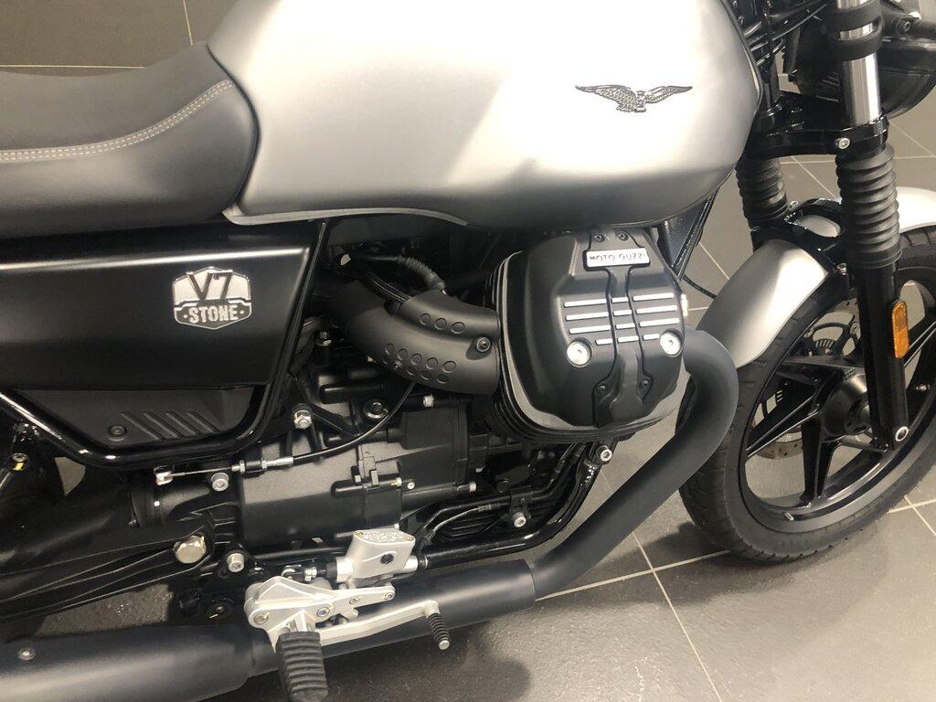 V7 850